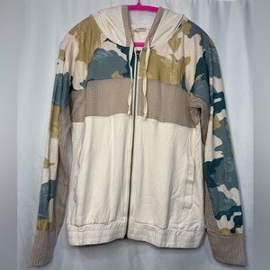 NWT Camouflage Zip-Up Hoodie by Mystery Size Small